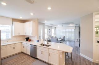 Bright and airy waterfront villa in the Esplanade - Sunny Retreat - Bradenton - 1