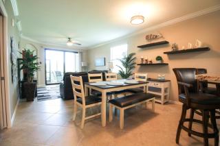 Exclusive 2 BR Lakefront Condo in Lakewood National - 7