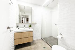 Workers Retreat Across from Essendon Station - 3