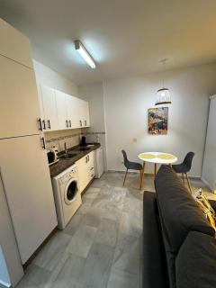 Coqueto estudio junto al mar-Apartamentos Don Diego en la Carihuela - 3