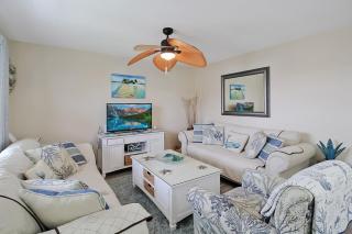 2 BR second story condo close to beaches - Venice - 1
