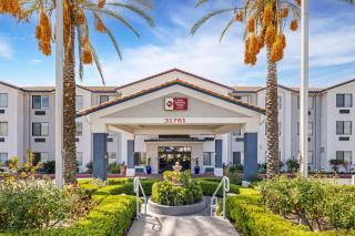 Best Western Plus Lake Elsinore Inn & Suites - Lake Elsinore - 3