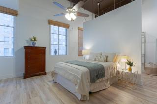 Huge Luxury Loft AC Roof Deck - 5