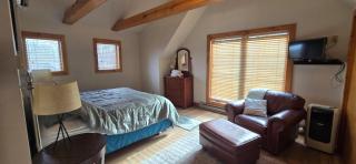 Wandering Woods- 3 Bedroom Home with Hot Tub and Firepit - Oakland - 1