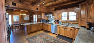 Coopers Run Five Bedroom Log Home with Hot Tub Pool Table and Views - McHenry - 9