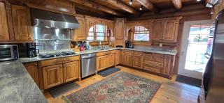 Coopers Run Five Bedroom Log Home with Hot Tub Pool Table and Views - McHenry - 7