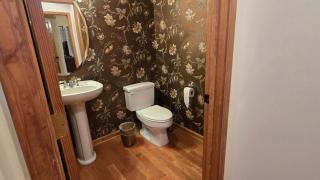At The Top- beautiful 4 bedroom townhouse with hot tub, games and lake views! - McHenry - 1