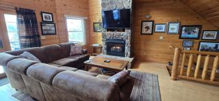 Villa With A View- 4 bedroom townhouse with lake and ski slope views - McHenry - 0