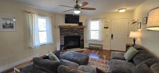The Hideaway House- 3 bedroom with Hot Tub, Fenced Yard, Lake Access - Swanton - 6