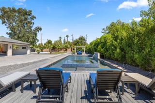 Pura Vida Home - Chic Villa Saltwater Pool Spa Games - Phoenix - 3