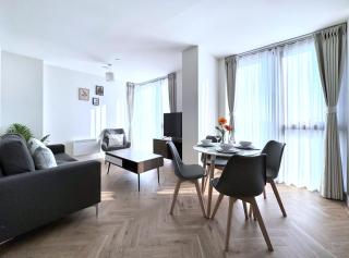 City Skyline View Holiday Apartment in Birmingham City Centre - South Central Apt125 - Birmingham - 5