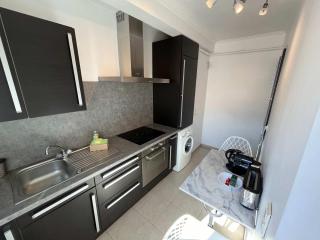 C067-Beau Studio a 100 m des plages et proche Palais - 6