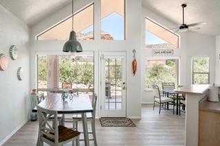 Red Rock Vista Home - Luxe Comfort & Breathtaking Views - 9