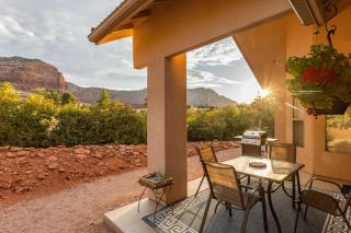Red Rock Vista Home - Luxe Comfort & Breathtaking Views - 6