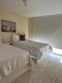 Luxury 1BD Apt in Downtown Brickell free parking - 0
