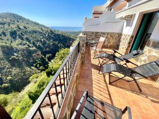 Apartamentos Axarquia , Frigiliana, terraza privada con vistas a la montaña rio y al mar - Frigiliana - 8
