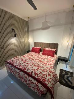 Modern 2BR Retreat F-11 - 3