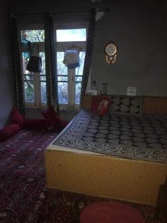 SPOT ON Malik Homestay - Thanna Mandi - 9