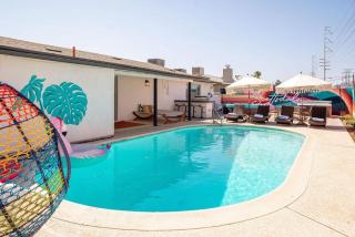 Pink Palms - Bachelorette Dream Pool Spa BBQ - Scottsdale - 5