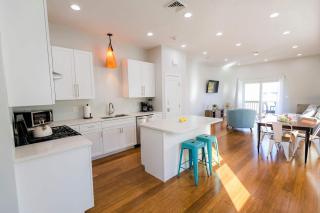 Jennifers Penthouse Panoramic City View Apartment with Deck - Providence - 0