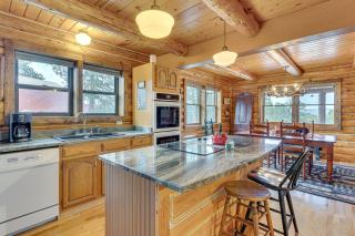 18 Mi to Royal Gorge Peaceful Mtn Cabin with Porch! - 3