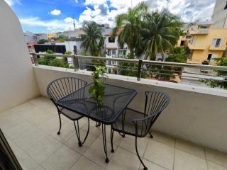 Spacious & Comfy Condo on the Beach, in the HEART of Playa del Carmen - 4