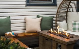 Delightful & Well Provisioned Home in Ideal Local - - 4