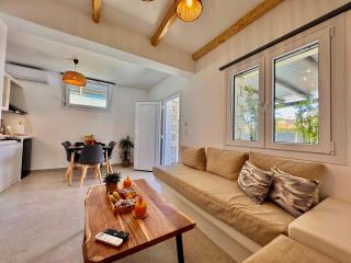 La vie est belle Luxury Residence With Jacuzzi '2' - Pounda - 3