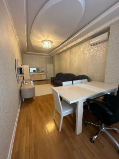 Azaks Private Guest Home - Baku - 1