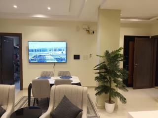 Alrawdah Luxury 3 Bedroom Apartment 5 Mins Drive to Haram الروضة للشقق الفاخرة - Medina - 5
