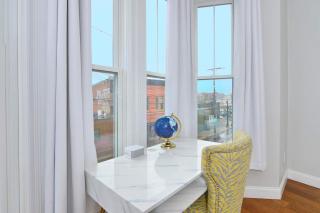 Jennifer's Private Amazing View Walkable Apartment with Relaxing Deck - Providence - 1