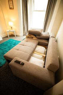 One Bedroom Apartment Near The Beach in Lowestoft by Eason Stays, Ideal For Offshore Workers & Short Stays, with Free Parking! - Lowestoft - 1