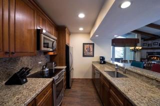 Vail Village 3 Bedroom Condo At The Covered Bridge - Pool, Hot Tub & More! - 2