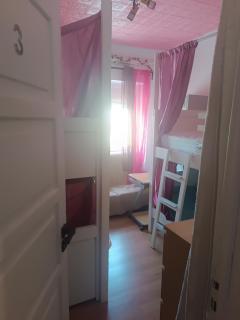 Sams Rooms - Solo Female Guest House - Amadora - 8
