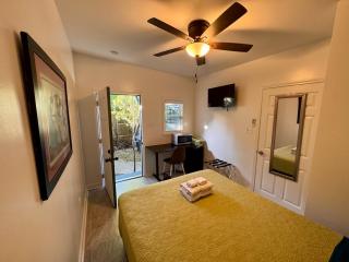 Charming Studio Cabin under Oak tree 2 mins walk to Magazine quiet neighborhood - Nueva Orleans - 8