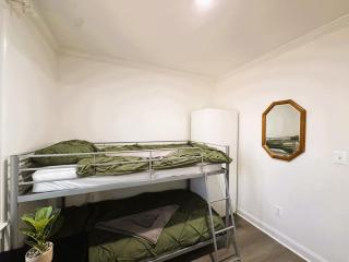 Entire Family-friendly 4 BR Cozy Unit , Metro walk - 7