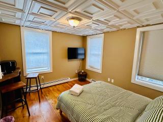 Simple & Convenient Downtown Living - Portland - 0