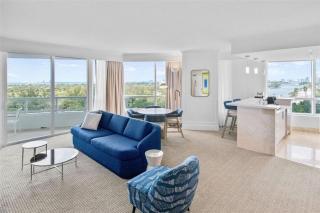 Fontainebleau New Reno 1BR Corner Unit Ocean & Bay - Miami Beach - 0