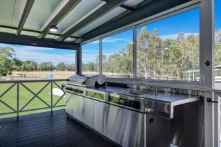 Holiday Homestead - Large Farm Stay Style Home - Falls Creek - 2