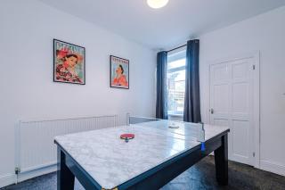 Stylish 3 Bed Home in Sheffield by Eason Stays, Ideal For Weekend Stays & Contractors, with Pool Table & Free Parking - Nether Edge - 3
