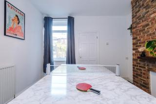Stylish 3 Bed Home in Sheffield by Eason Stays, Ideal For Weekend Stays & Contractors, with Pool Table & Free Parking - Nether Edge - 1