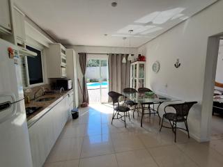 Casa Governador Celso Ramos, praia Caieira do Norte - 3