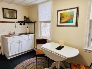 Walkable near downtown 1 Bedroom - 0