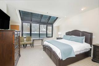 Pet-Friendly Penthouse with Shared Hot Tub - 6