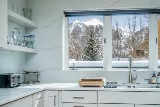 Pet-Friendly Penthouse with Shared Hot Tub - 4