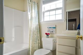 Spacious 4-Bedroom Ocean Block Townhouse in Ocean City, Perfect for Families & Group Trips - 3
