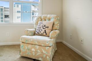 Spacious 4-Bedroom Ocean Block Townhouse in Ocean City, Perfect for Families & Group Trips - 1