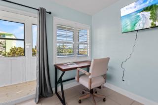 Oceanfront Inn Room #1 - Partial Ocean View King Bed - Fort Pierce - 7