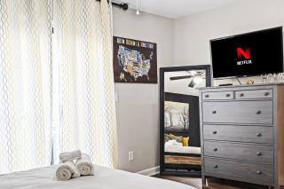 Luxe 2BR 2 Bath Prime Uptown with Free parking - Charlotte - 1