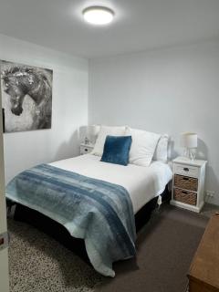 Lakefront Apartment Two Mile Bay - Taupo - 8